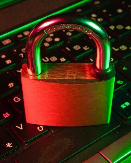 cadenas sur un clavier d'ordinateur